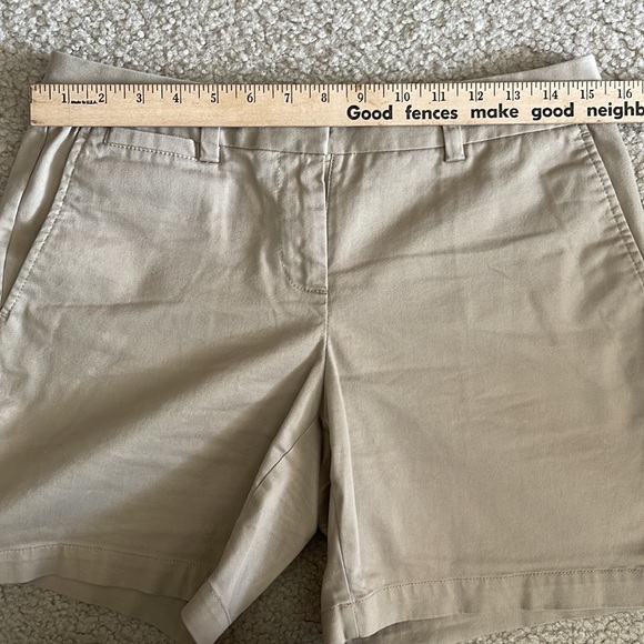 Lands’ End khaki shorts - Picture 9 of 9